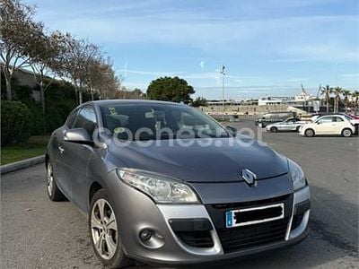 Gris / plata Usado 2010 Renault Mégane Dynamique Berlina | 4990 € (Precio justo)