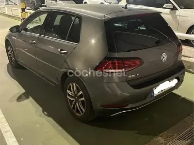 Usado VW Golf VII Advance 125 CV (91 kW) 2017 Gris / plata Berlina