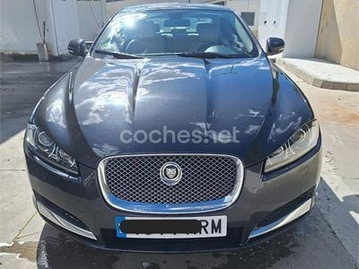 Usado Jaguar XF Luxury 190 CV (139 kW) 2014 Negro Berlina