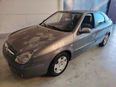 Begagnad Citroën Xsara 90 HK (66 kW) 2004 Grå Sedan