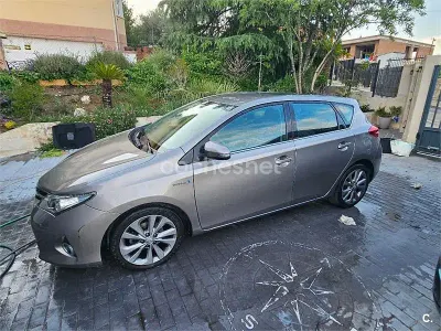 Begagnad Toyota Auris Hybrid