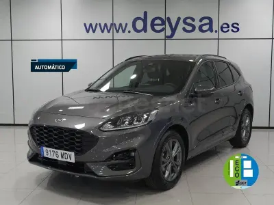 Usado Ford Kuga ST-Line 190 CV (139 kW) 2023 Gris / plata SUV