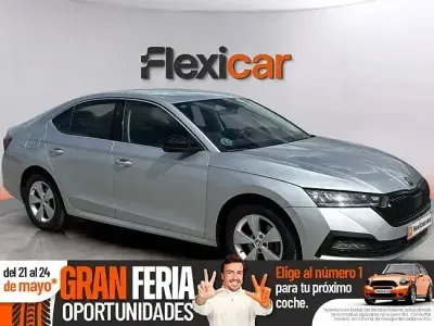 Usado Skoda Octavia Ambition 115 CV (84 kW) 2022 Gris