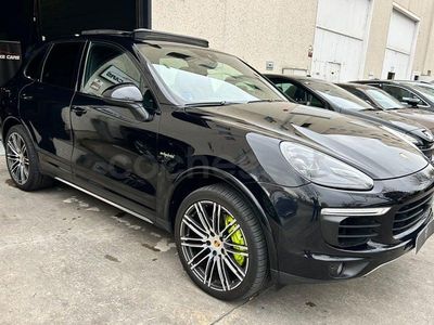 Usado Porsche Cayenne S E-Hybrid Platinum Edition 416 CV (305 kW) 2017 Negro SUV