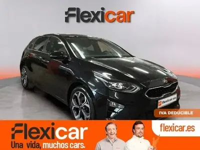 Usado Kia Ceed 136 CV (100 kW) 2021 Negro Utilitario