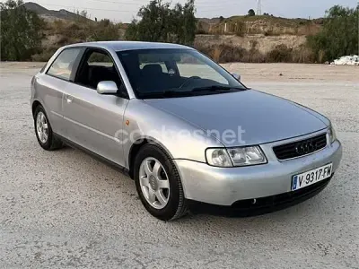 Usado Audi A3 Attraction 125 CV (91 kW) 1997 Gris / plata Utilitario