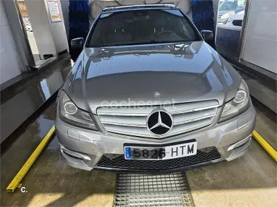 Usado Mercedes C180 Avantgarde 120 CV (88 kW) 2013 Gris / plata Berlina