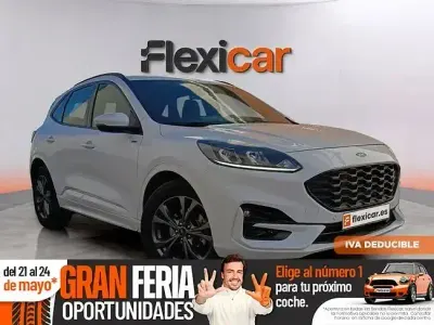 Usado Ford Kuga ST-Line 150 HP (110 kW) 2023 Branco SUV