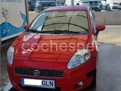 Usado Fiat Grande Punto Sport 90 CV (66 kW) 2009 Rojo Utilitario