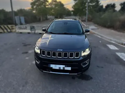 Usado Jeep Compass Limited 140 CV (102 kW) 2020 Gris SUV