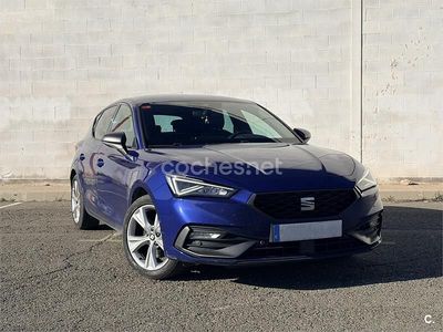 Käytetty Seat Leon FR 150 HP (110 kW) 2021 Sininen Sedan