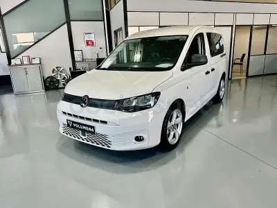 Usado VW Caddy 102 CV (75 kW) 2021 Blanco Monovolumen