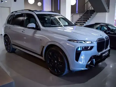 Usado BMW X7 M Sport 352 CV (258 kW) 2026 Gris SUV