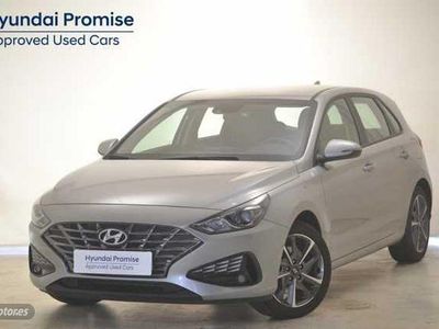 Usado Hyundai i30 109 CV (80 kW) 2023 Plateado