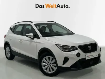 Käytetty Seat Arona Style Plus 110 HP (80 kW) 2022 Valkoinen Katumaasturi