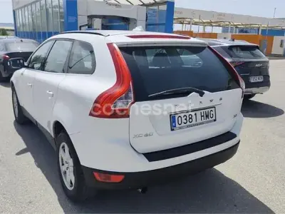 Usado Volvo XC60 Momentum 136 CV (100 kW) 2012 Blanco SUV