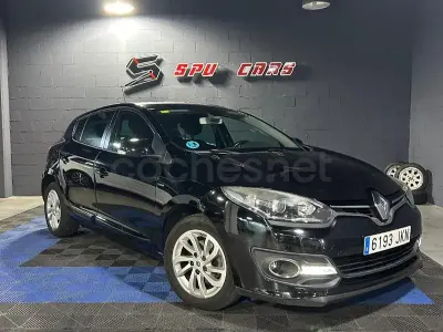 Usado Renault Mégane LIMITED 115 CV (84 kW) 2015 Negro Berlina