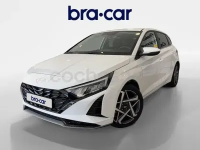 Usado Hyundai i20 100 CV (73 kW) 2025 Blanco Utilitario