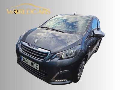 Usado Peugeot 108 Active 72 CV (52 kW) 2021 Gris Berlina