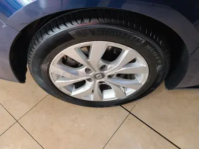 Usado Renault Mégane Bose Edition 115 CV (84 kW) 2019 Azul Berlina