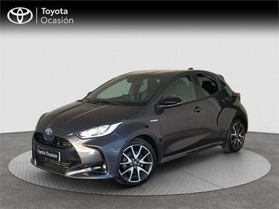 Gris Usado 2021 Toyota Yaris Hybrid Style Monovolumen | 18.900 € (Buen precio)
