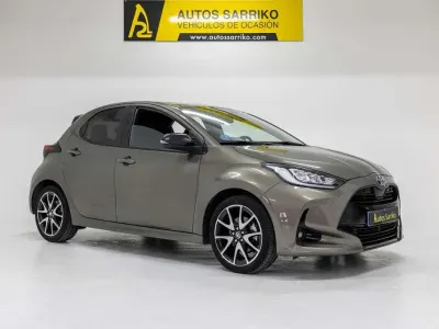 Usado Toyota Yaris Plus 116 CV (85 kW) 2021 Beige Utilitario