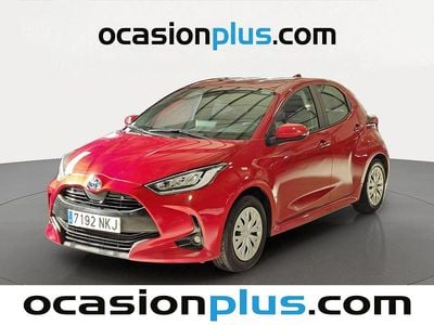 Usado Toyota Yaris Hybrid Business Edition 116 CV (85 kW) 2023 Rojo Utilitario