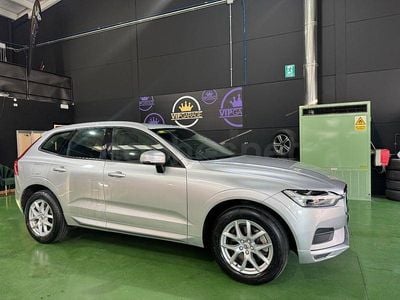 Usado Volvo XC60 Momentum 197 CV (144 kW) 2021 Gris / plata SUV