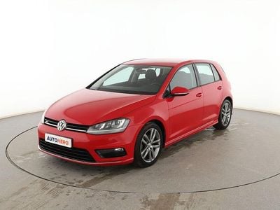 Usado VW Golf VII R-line BlueMotion 105 CV (77 kW) 2014 Rojo Utilitario