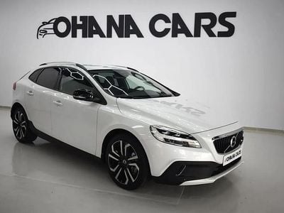 Begagnad Volvo V40 CC Summum 190 HK (139 kW) 2017 Vit Kombi
