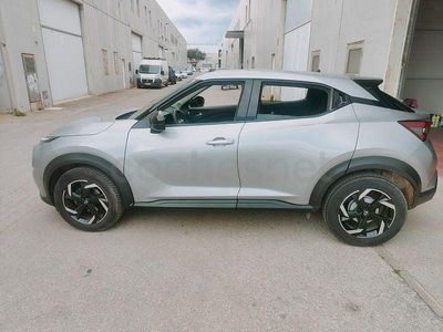 Usado Nissan Juke Acenta 114 CV (83 kW) 2023 Gris / plata SUV