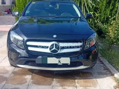 Usado Mercedes GLA200 Style 136 CV (100 kW) 2014 Negro SUV