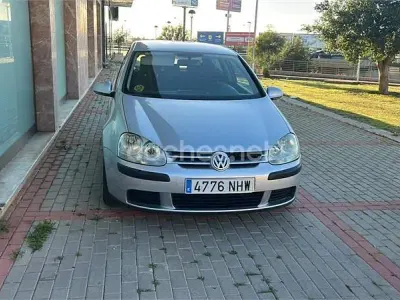 Usado VW Golf IV Highline 105 CV (77 kW) 2006 Gris / plata Berlina