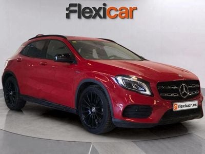 Usado Mercedes GLA180 122 CV (89 kW) 2020 Rojo SUV