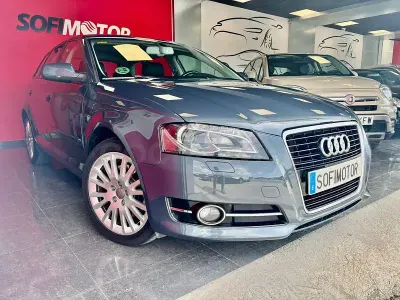 Usado Audi A3 Sportback Ambition 160 CV (117 kW) 2011 Gris / plata Utilitario