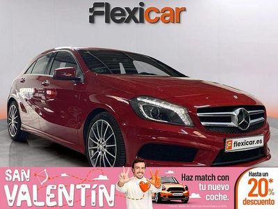 Usado Mercedes A180 AMG line 109 CV (80 kW) 2015 Rojo