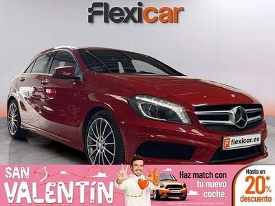 Usado Mercedes A180 AMG line 109 CV (80 kW) 2015 Rojo