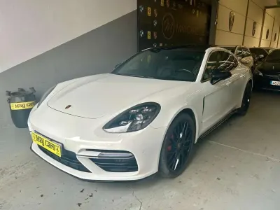 Usado Porsche Panamera Sport Turismo 549 CV (403 kW) 2018 Blanco Familiar