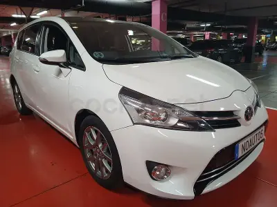 Usado Toyota Verso Advance 112 CV (82 kW) 2014 Blanco Monovolumen