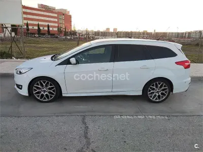 Usado Ford Focus Titanium 115 CV (84 kW) 2015 Blanco Familiar