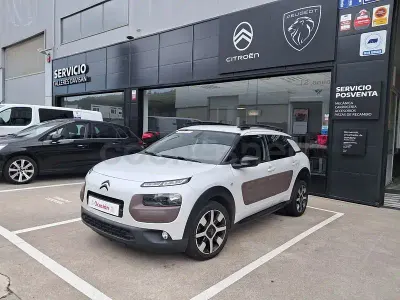 Usado Citroën C4 Cactus Feel 100 CV (73 kW) 2015 Blanco Utilitario