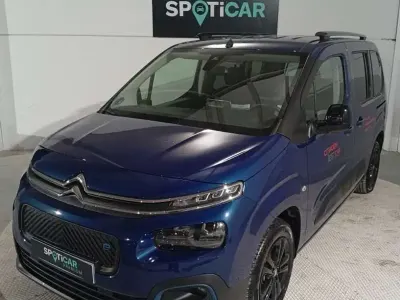 Usado Citroën e-Berlingo Shine 100 kW (136 CV) 2024 Azul Van