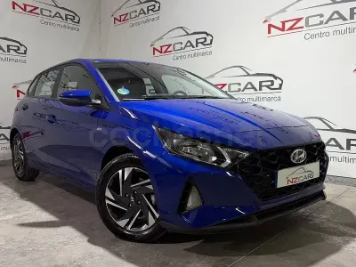 Usado Hyundai i20 100 CV (73 kW) 2023 Azul Utilitario