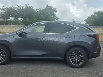 Usado Lexus NX450h+ 306 CV (225 kW) 2025 Gris / plata SUV