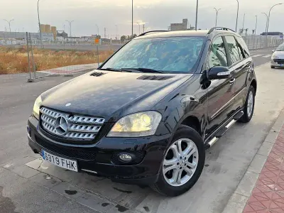 Usado Mercedes ML320 224 CV (164 kW) 2006 Negro SUV