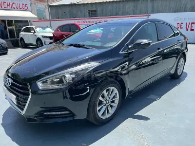 Usado Hyundai i40 141 CV (103 kW) 2017 Negro Berlina