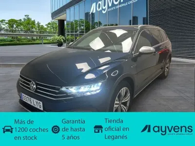 Usado VW Passat Alltrack 200 CV (147 kW) 2022 Azul Familiar
