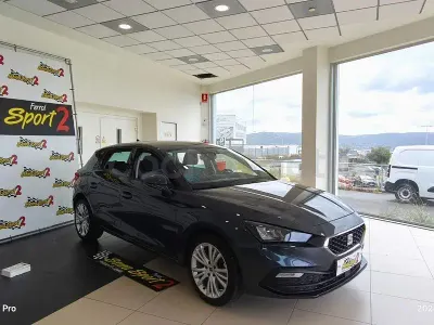 Usado Seat Leon Style 110 CV (80 kW) 2021 Gris / plata Berlina
