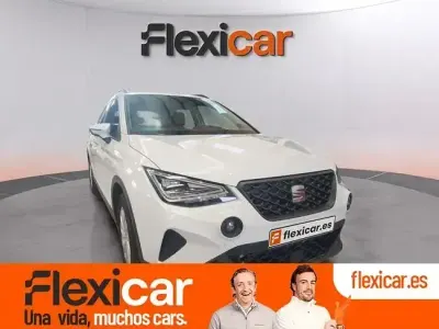 Usado Seat Arona Style 115 CV (84 kW) 2024 Gris SUV