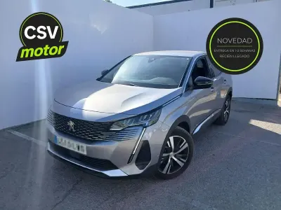 Usado Peugeot 3008 Allure 131 CV (96 kW) 2022 Gris SUV